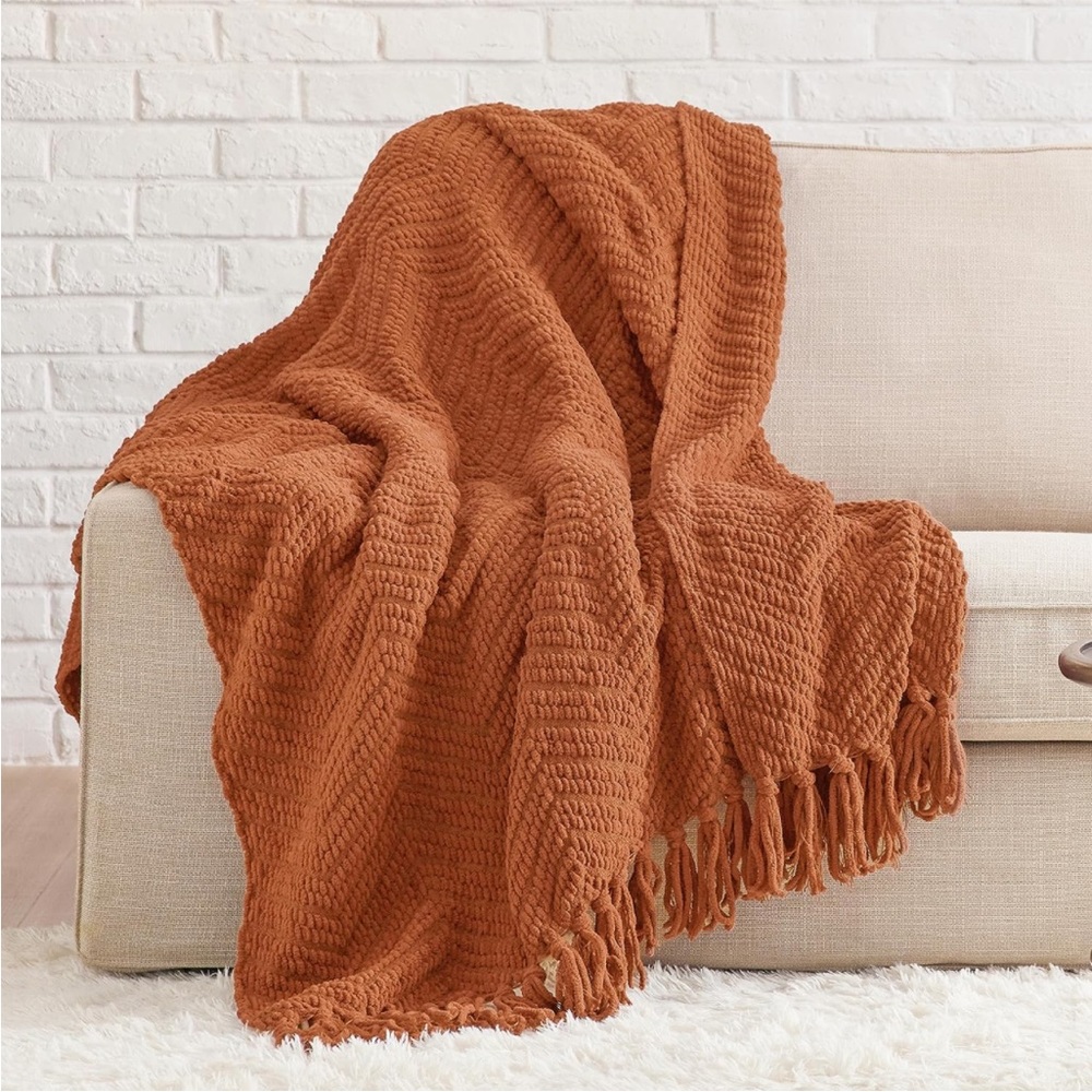 West Elm Chevron Fringe Pattern Burgundy Red Cozy Knit Blanket Fall/Winter Gift - Picture 9 of 14
